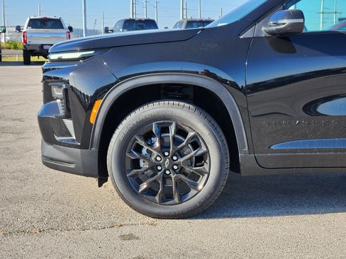 New 2026 Chevrolet Traverse LT w/ Midnight/Sport Edition FWD image 7