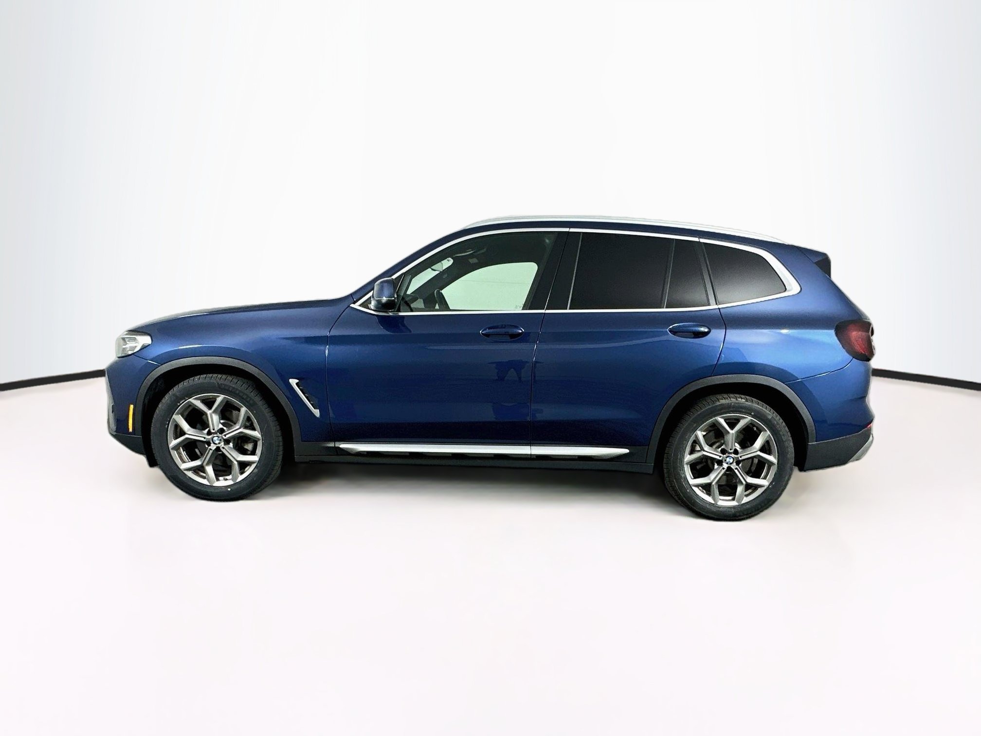 Used 2022 BMW X3 sDrive30i w/ Premium Package 2 RWD image 4