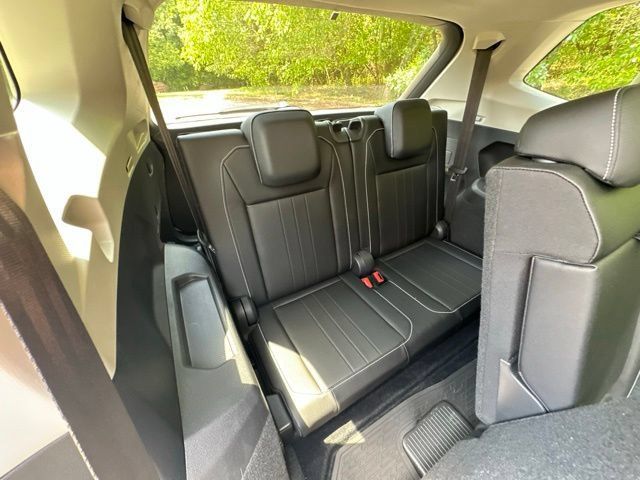 Used 2022 Volkswagen Tiguan SE FWD image 18