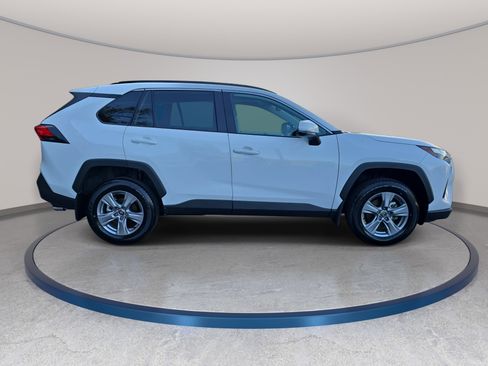 Used 2025 Toyota RAV4 XLE w/ Convenience Package image 4