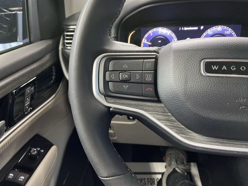 Used 2024 Jeep Wagoneer Series II w/ Flexible Seating Group image 23