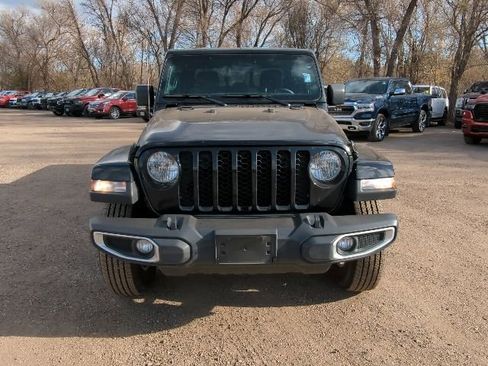 Used 2023 Jeep Gladiator Sport AWD/4WD image 4