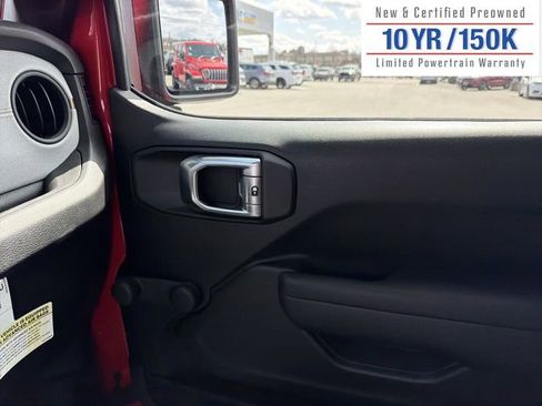Used 2024 Jeep Gladiator Sport image 24