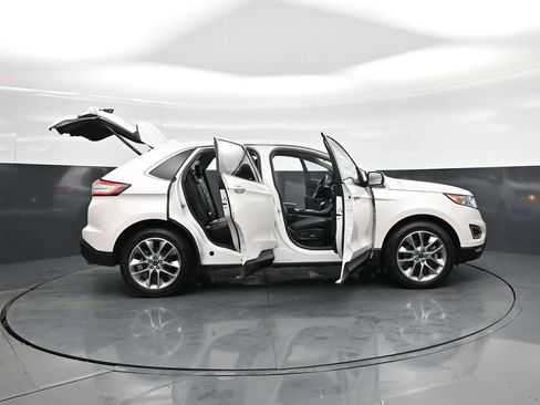 Used 2018 Ford Edge Titanium w/ Equipment Group 302A AWD/4WD image 4
