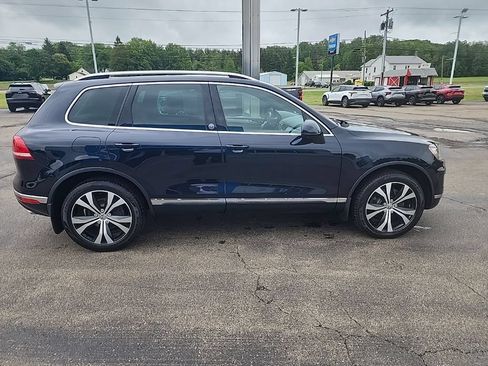 Used 2017 Volkswagen Touareg Wolfsburg Edition AWD/4WD image 6
