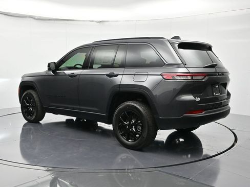New 2026 Jeep Grand Cherokee Altitude image 8