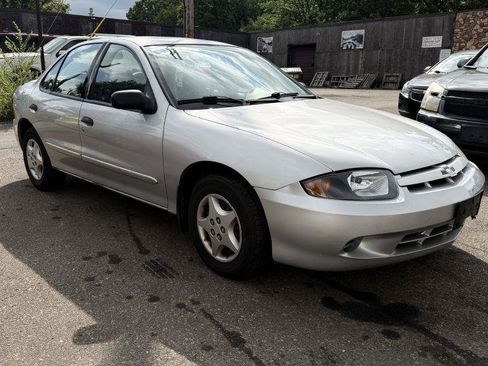 Used 2005 Chevrolet Cavalier Sedan w/ Preferred Equipment Group FWD image 1