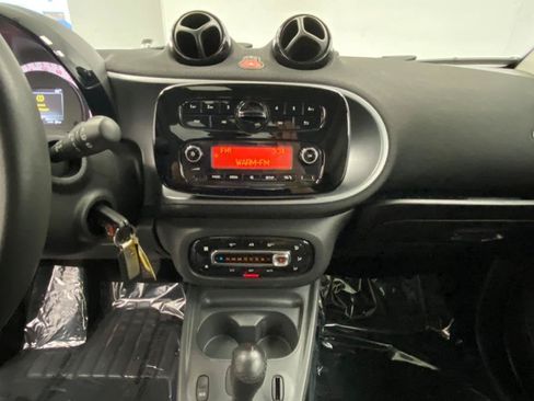 Used 2019 smart fortwo electric drive RWD image 28