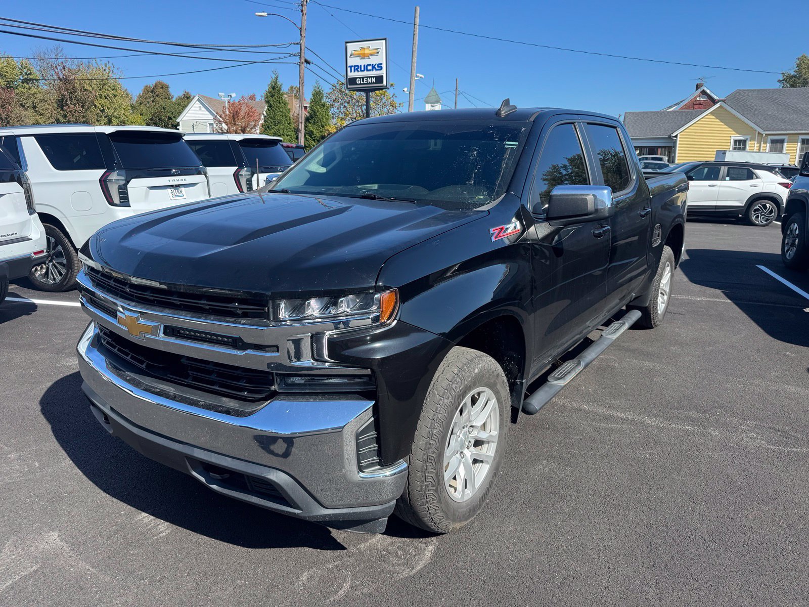 Used 2021 Chevrolet Silverado 1500 LT w/ Z71 Off-Road Package AWD/4WD image 2