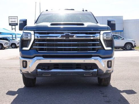 Used 2025 Chevrolet Silverado 3500 LTZ w/ LTZ Convenience Package AWD/4WD image 8