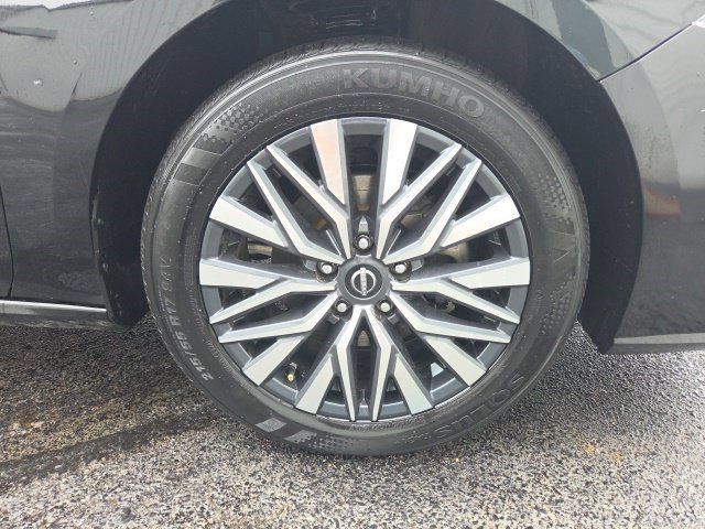Used 2025 Nissan Altima 2.5 SV FWD image 43