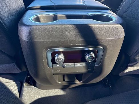 Used 2025 GMC Yukon Denali image 17
