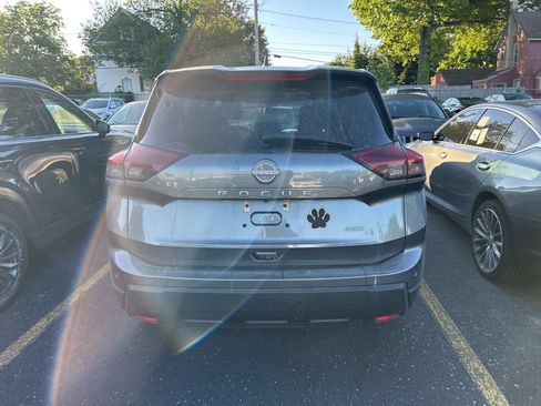 Used 2024 Nissan Rogue S AWD/4WD image 7