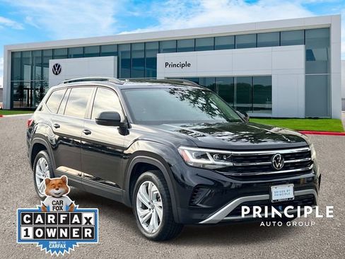 Used 2023 Volkswagen Atlas SE w/ Panoramic Sunroof Package image 3