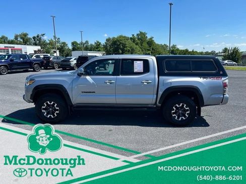 Used 2020 Toyota Tacoma TRD Off-Road w/ Technology Package AWD/4WD image 3