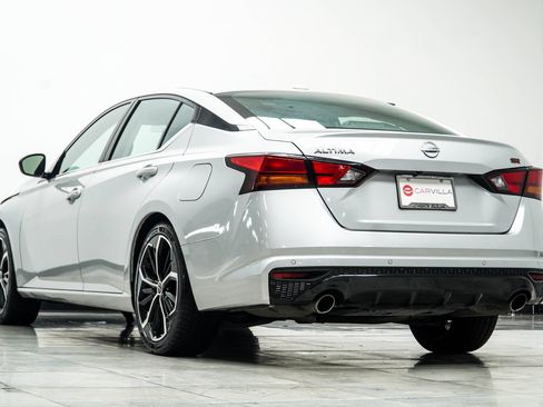 Used 2024 Nissan Altima 2.5 SR FWD image 11