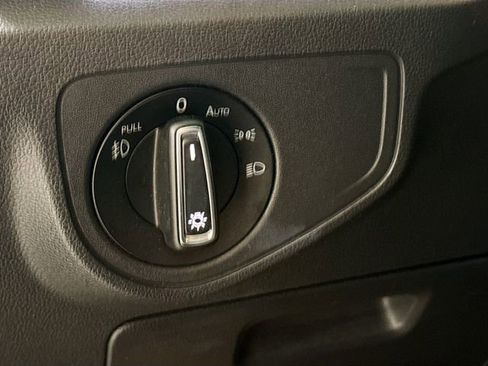 Used 2018 Volkswagen Atlas SEL Premium image 10