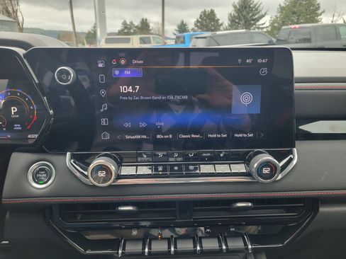 Used 2024 Chevrolet Colorado Z71 w/ Z71 Convenience Package 2 image 24