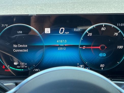 Used 2023 Mercedes-Benz EQB 300 4MATIC image 8