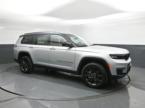 New 2025 Jeep Grand Cherokee L Limited image 17