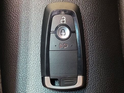 Used 2020 Ford Edge SEL FWD image 32