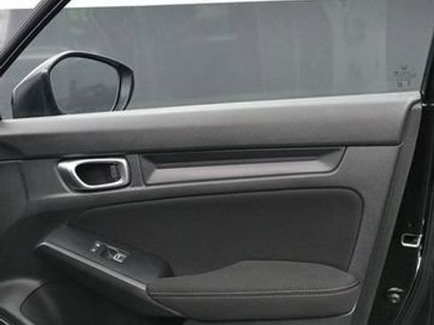 Used 2023 Honda Civic Sport image 10