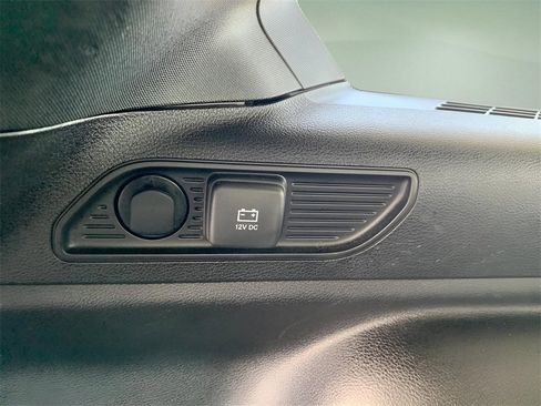 Used 2023 Jeep Grand Cherokee Limited image 24