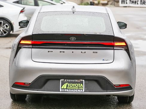 Used 2024 Toyota Prius LE image 6