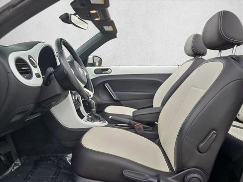 Used 2018 Volkswagen Beetle 2.0T FWD image 15