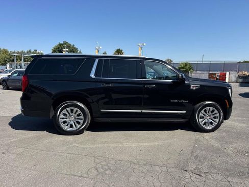 Used 2025 GMC Yukon XL Denali AWD/4WD image 2