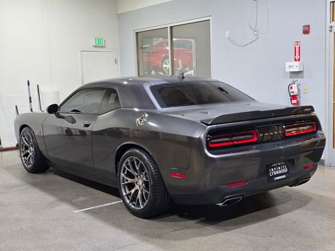 Used 2016 Dodge Challenger SRT w/ Technology Group image 6