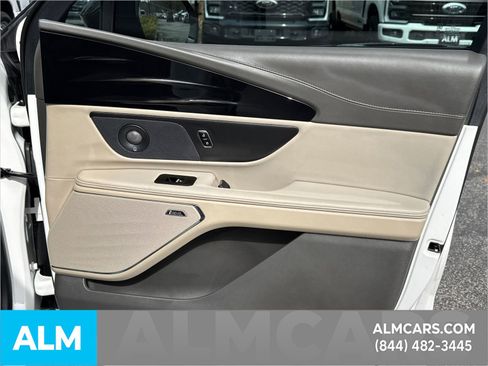 Used 2024 Lincoln Nautilus Premier w/ Equipment Group 102A image 17