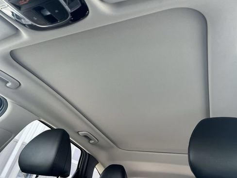 Certified 2025 Hyundai Tucson Limited AWD/4WD image 14