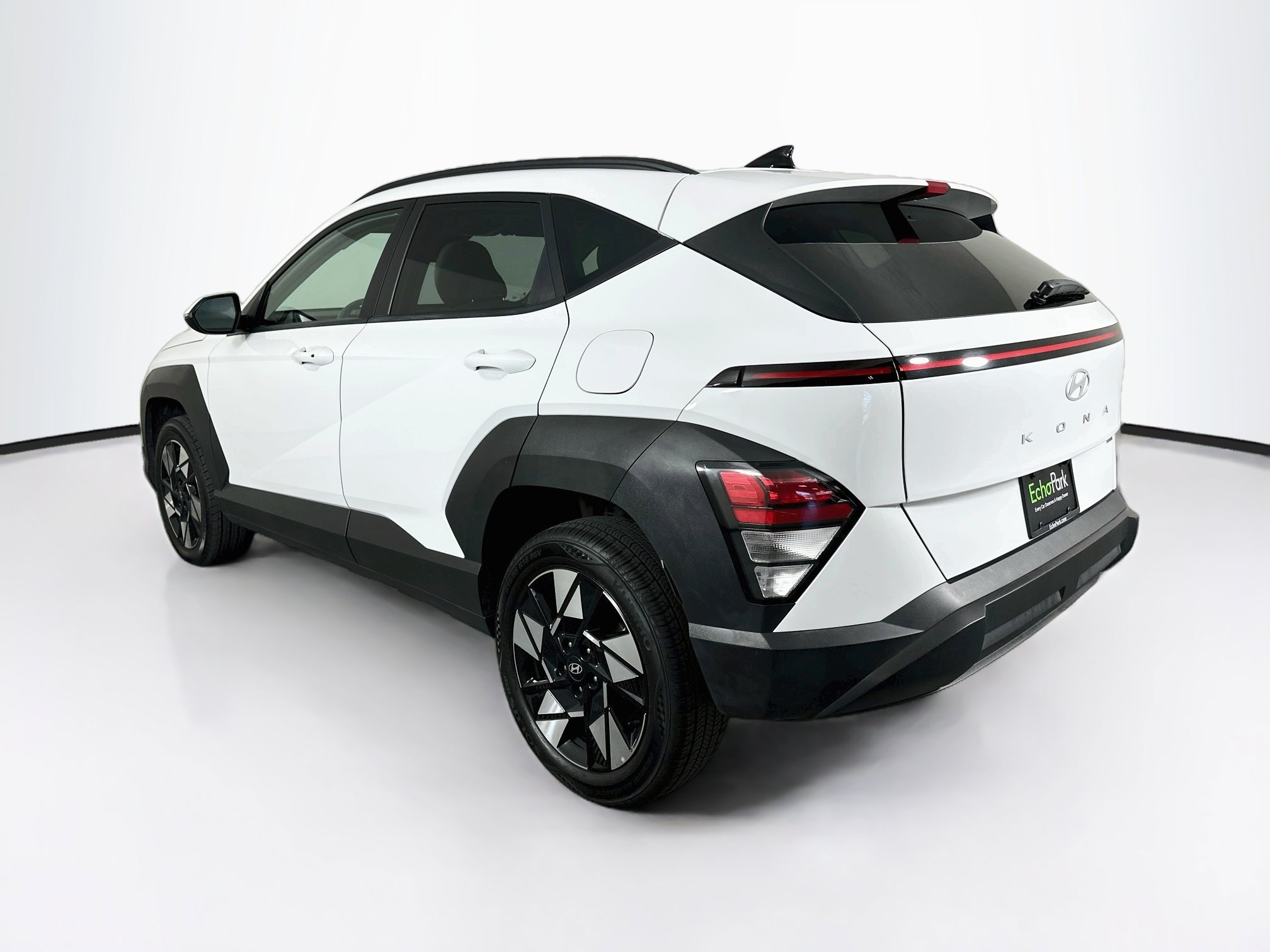 Used 2025 Hyundai Kona SEL AWD/4WD image 5
