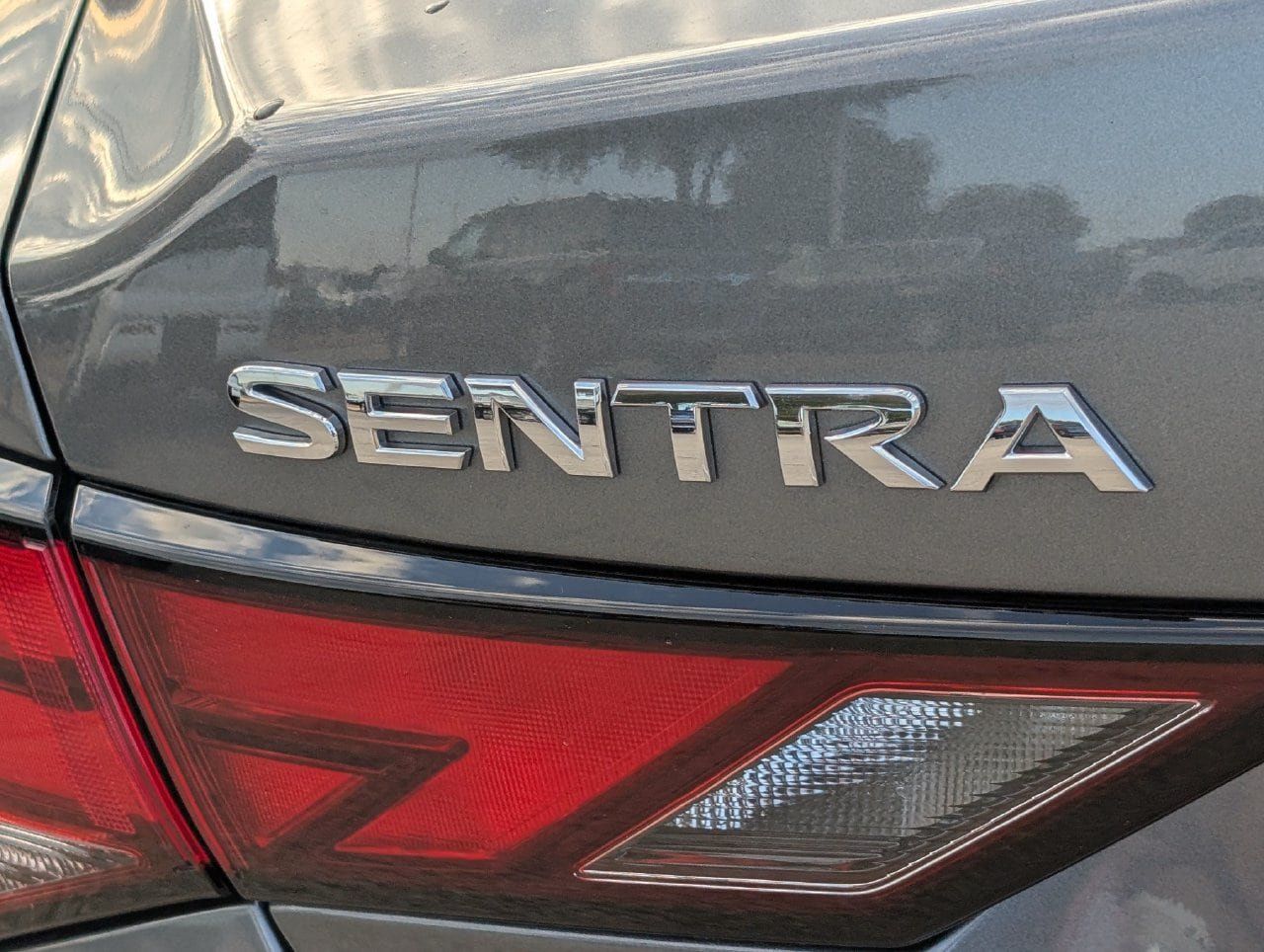 Used 2025 Nissan Sentra SV w/ SV Premium Package FWD image 8