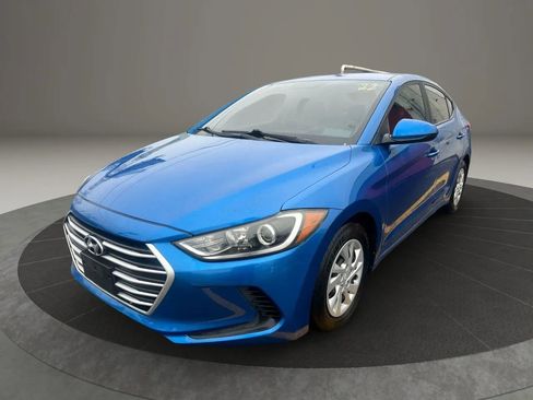 Used 2017 Hyundai Elantra SE image 1