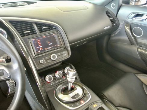 Used 2011 Audi R8 V10 AWD/4WD image 30