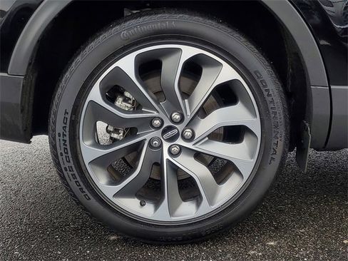 Certified 2023 Lincoln Nautilus Reserve image 9