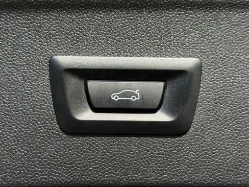 Used 2025 BMW iX M60 image 18