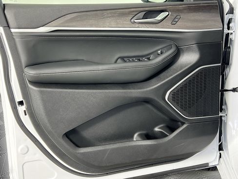 New 2026 Jeep Grand Cherokee Limited Reserve image 20