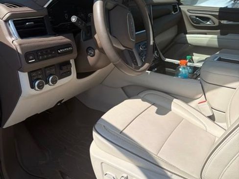 Used 2024 GMC Yukon Denali w/ Advanced Technology Package AWD/4WD image 8