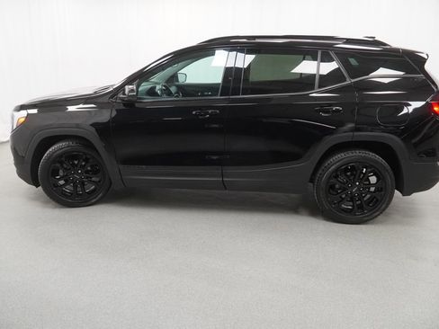 Used 2021 GMC Terrain SLT w/ Elevation Edition image 14