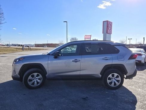 Used 2021 Toyota RAV4 LE image 8