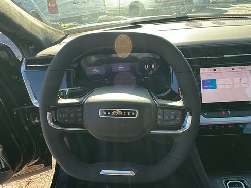 Used 2024 Jeep Wagoneer Launch Edition image 27