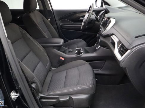 Used 2024 GMC Terrain SLE image 27