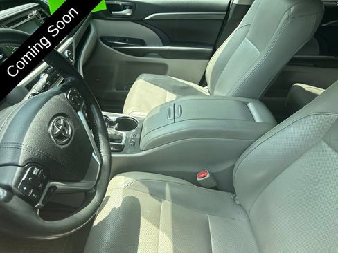Used 2017 Toyota Highlander Limited Platinum AWD/4WD image 14