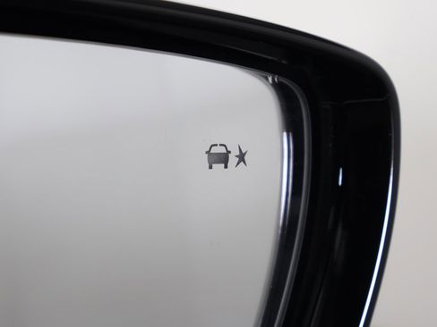 Used 2024 Buick Enclave Premium image 46