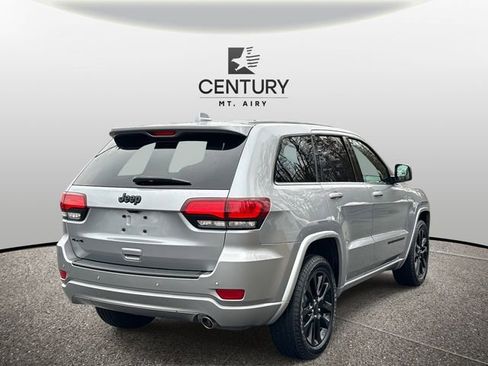 Used 2020 Jeep Grand Cherokee Altitude image 2
