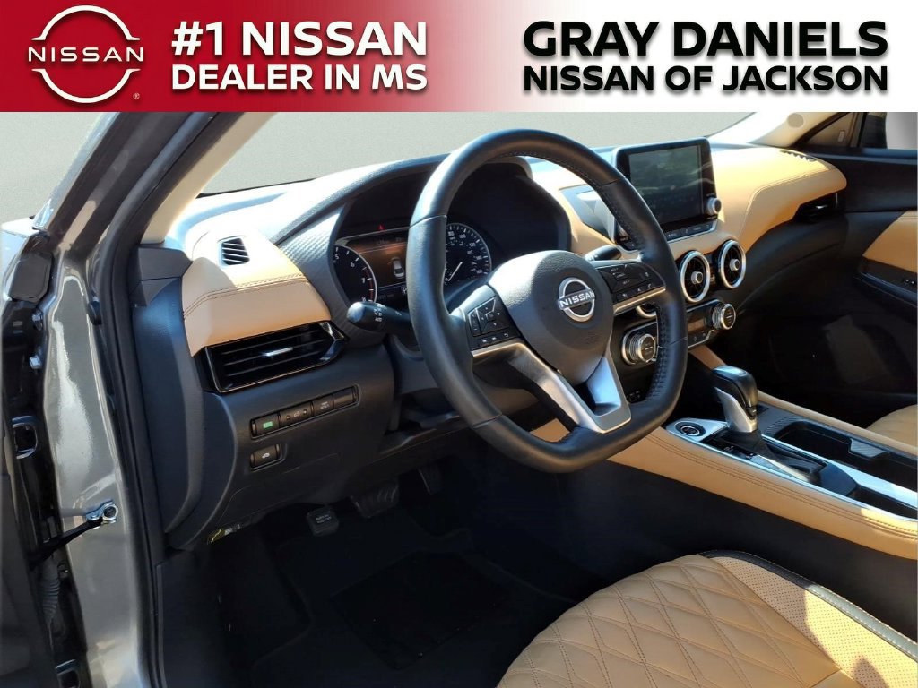 Used 2024 Nissan Sentra SV w/ SV Premium Package FWD image 9