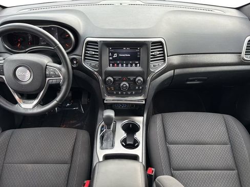 Used 2018 Jeep Grand Cherokee Laredo AWD/4WD image 18